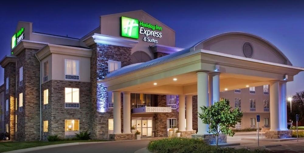 Holiday Inn Express & Suites East Wichita I-35 Andover By Ihg Exterior photo
