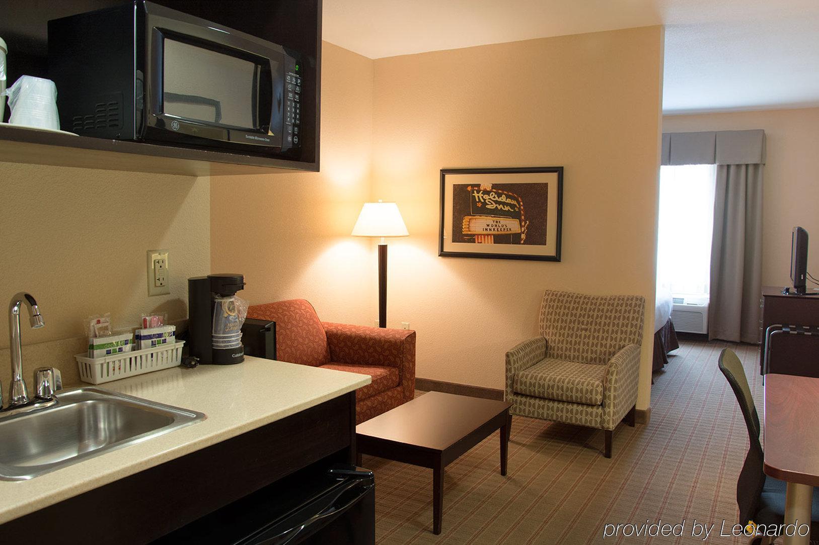 Holiday Inn Express & Suites East Wichita I-35 Andover By Ihg Exterior photo