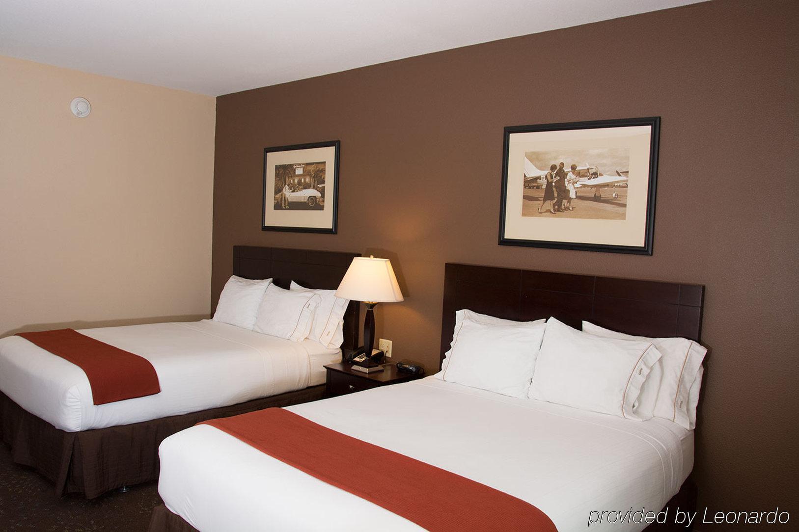 Holiday Inn Express & Suites East Wichita I-35 Andover By Ihg Exterior photo